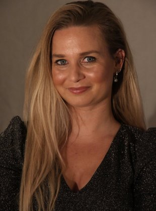 Nicole E